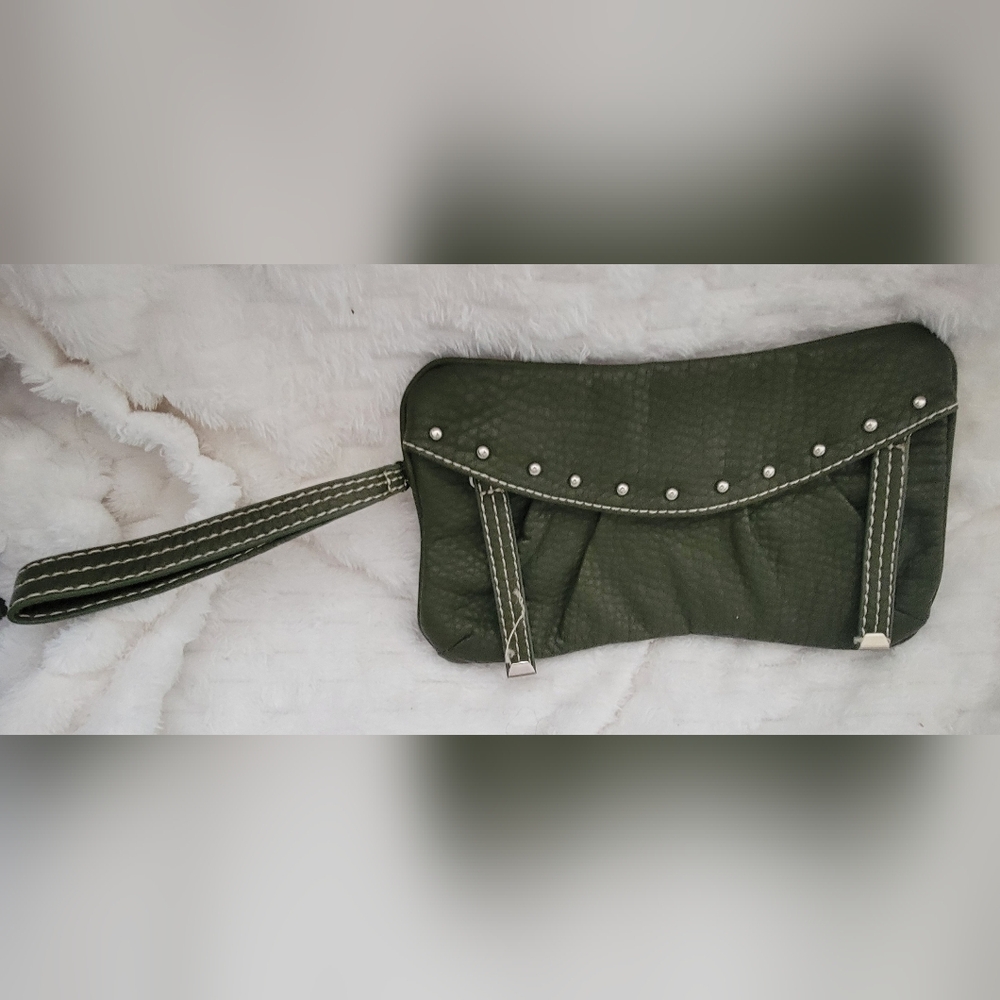 Dark‎ green faux leather wristlet